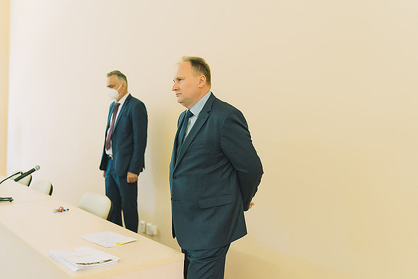-58. 